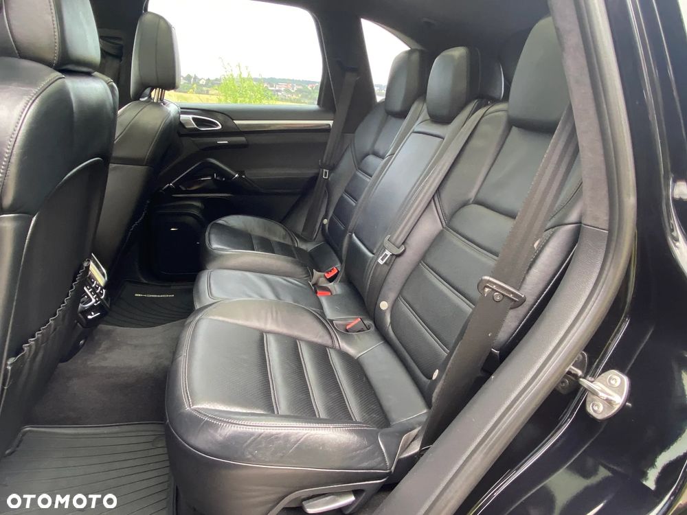Porsche Cayenne GTS - 17
