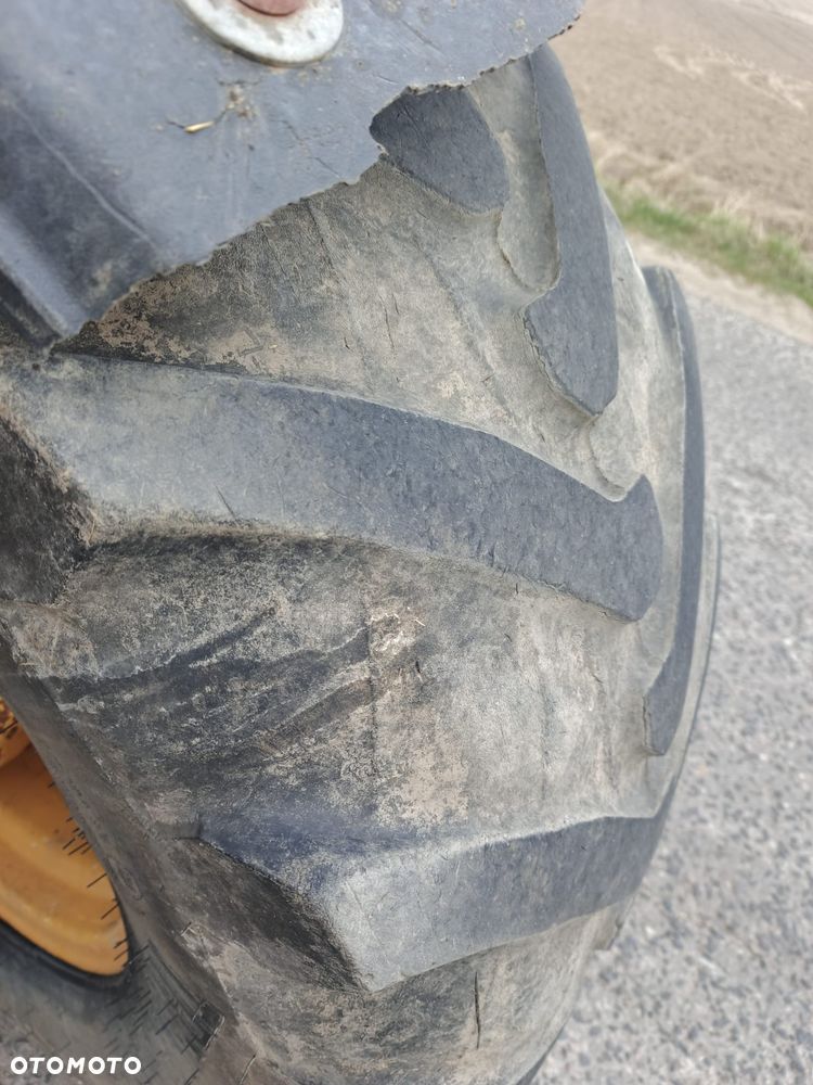 Caterpillar TH62 - 10