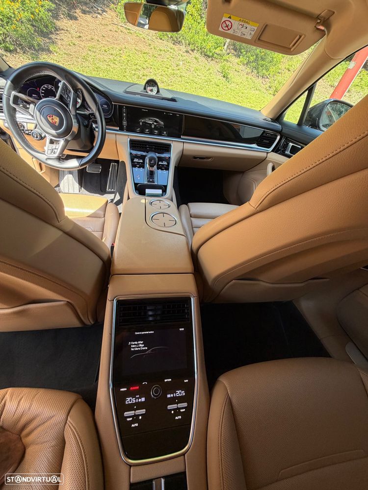 Porsche Panamera 4 S - 14