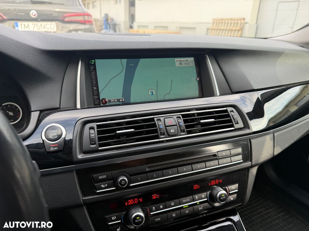 BMW Seria 5 525d Aut. Luxury Line - 7