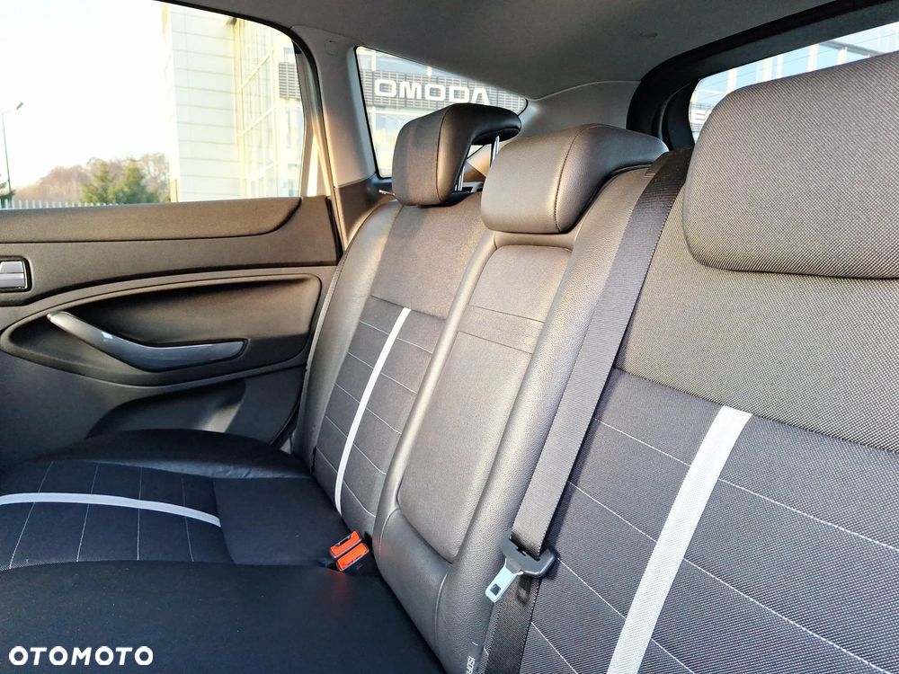 Ford Kuga 2.0 TDCi 4x4 Titanium - 16