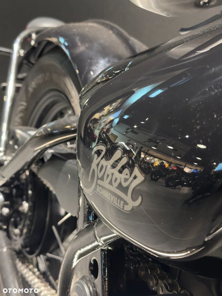 Triumph Bonneville Bobber - 9