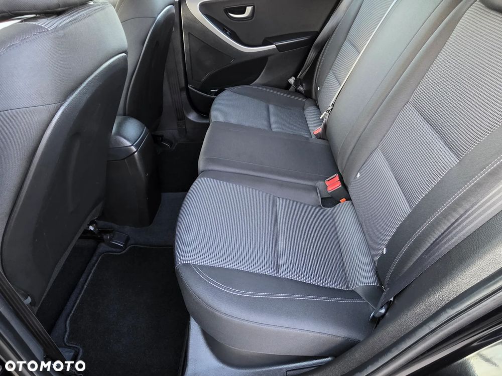 Hyundai i30 blue 1.4 Classic Navigation - 21