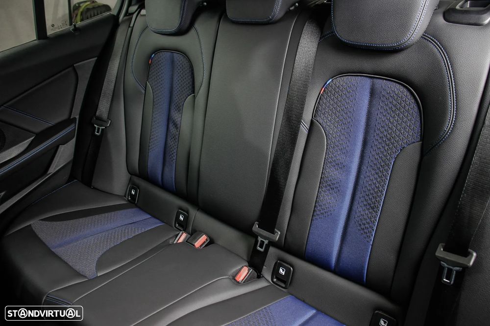 BMW M135i xDrive - 12