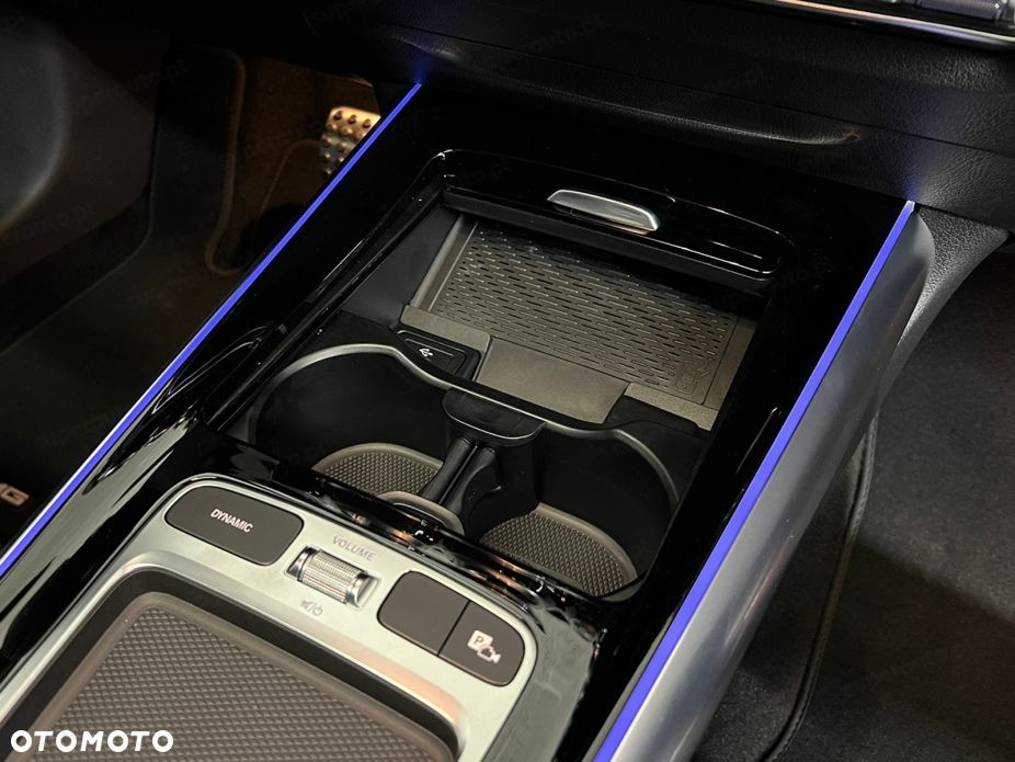 Mercedes-Benz GLA - 16