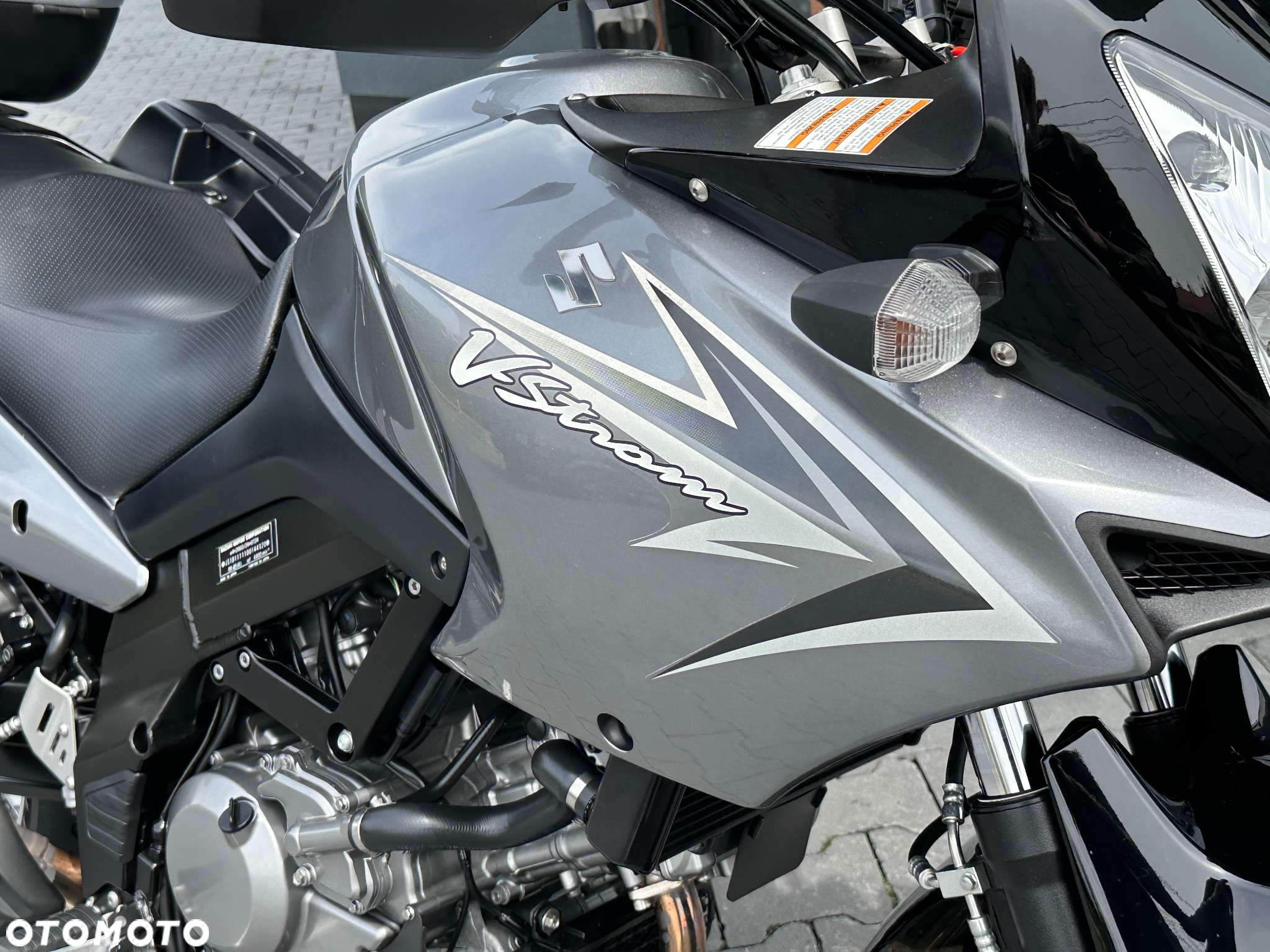 Suzuki V-STROM - 18