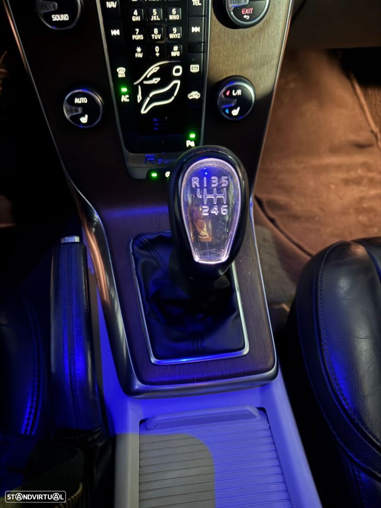 Volvo V40 1.6 D2 R-Design Momentum - 5