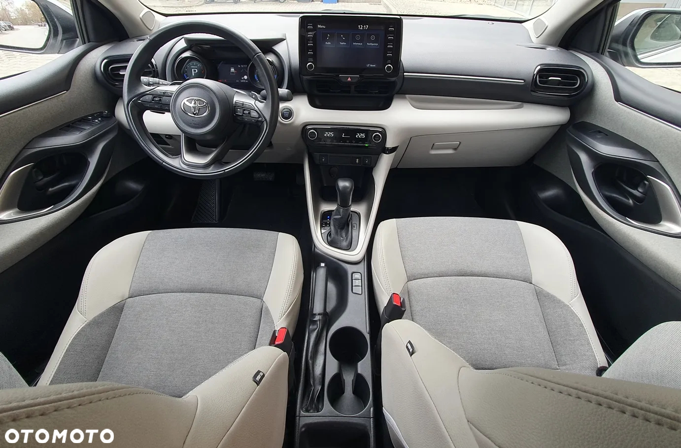 Toyota Yaris 1.5 Executive CVT - 12