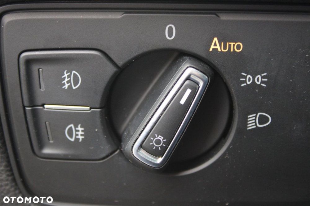 Volkswagen Passat - 31