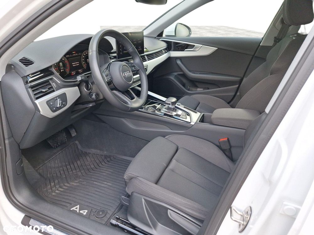 Audi A4 Limousine - 11