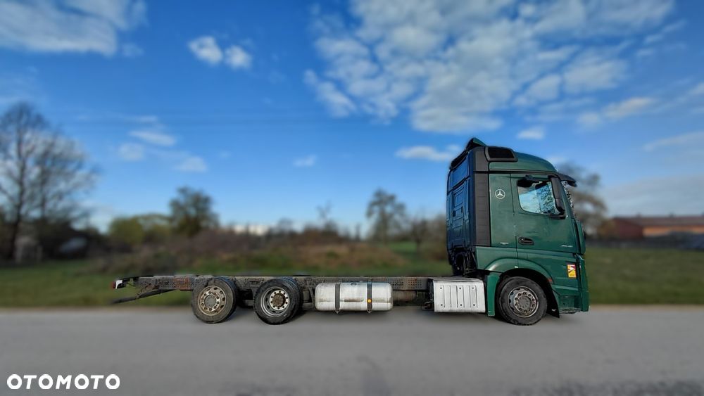 Mercedes-Benz 2545 - 11