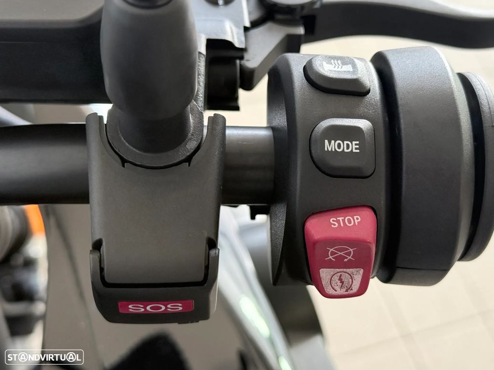 BMW F 750 GS TRIPLE BLACK - 8