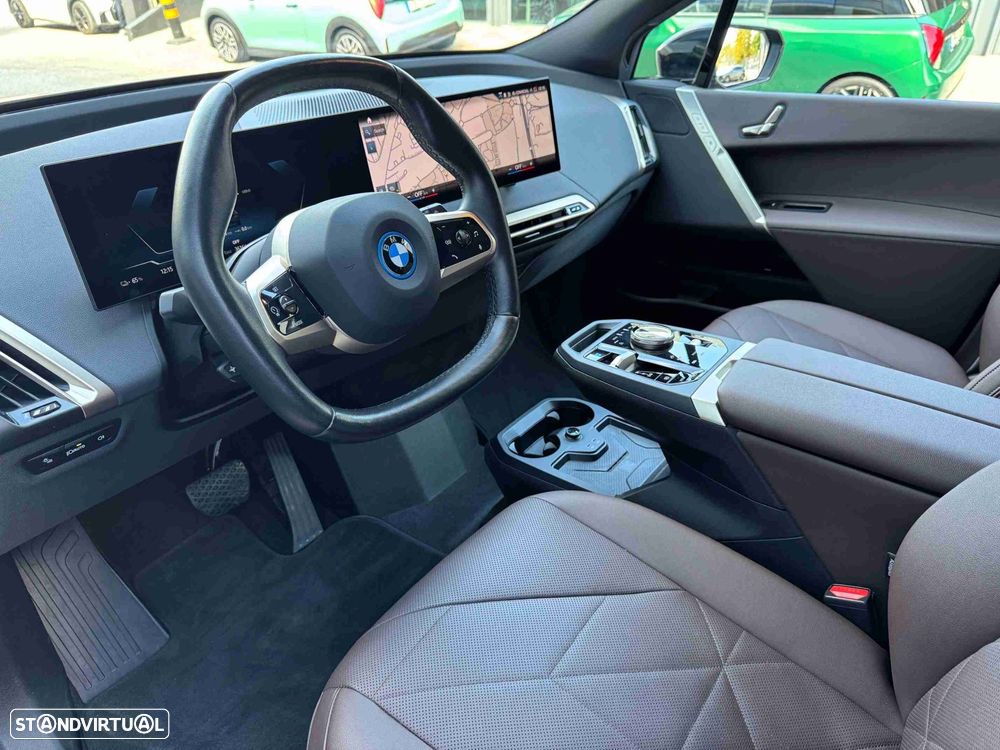 BMW iX xDrive 40 - 8