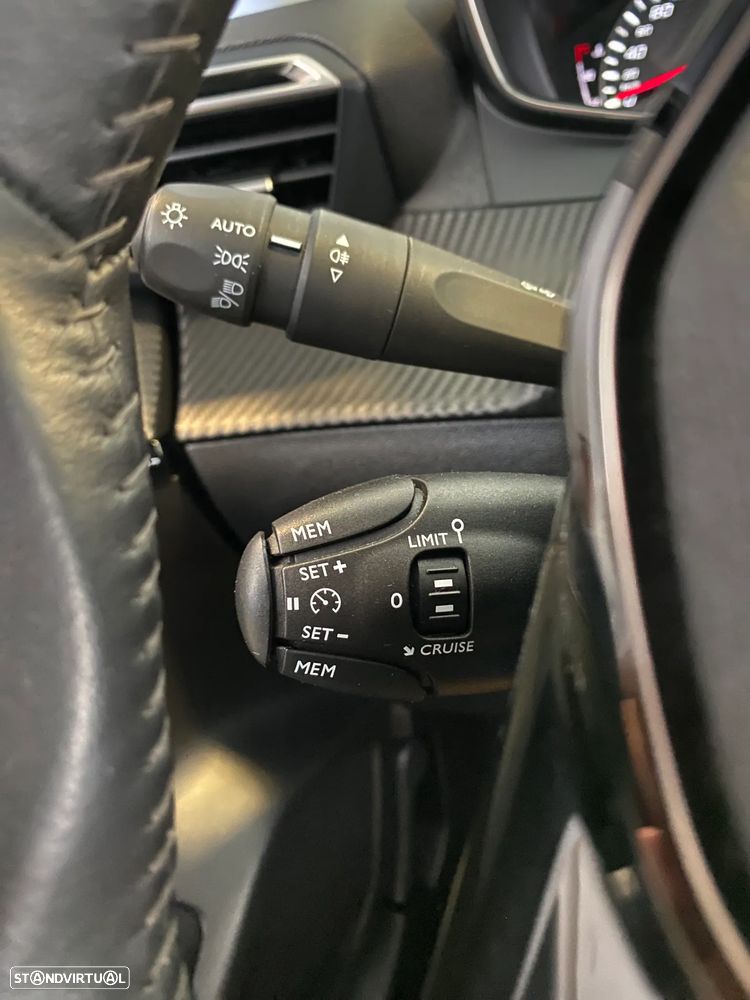 Peugeot 208 1.5 BlueHDi Allure Pack - 29