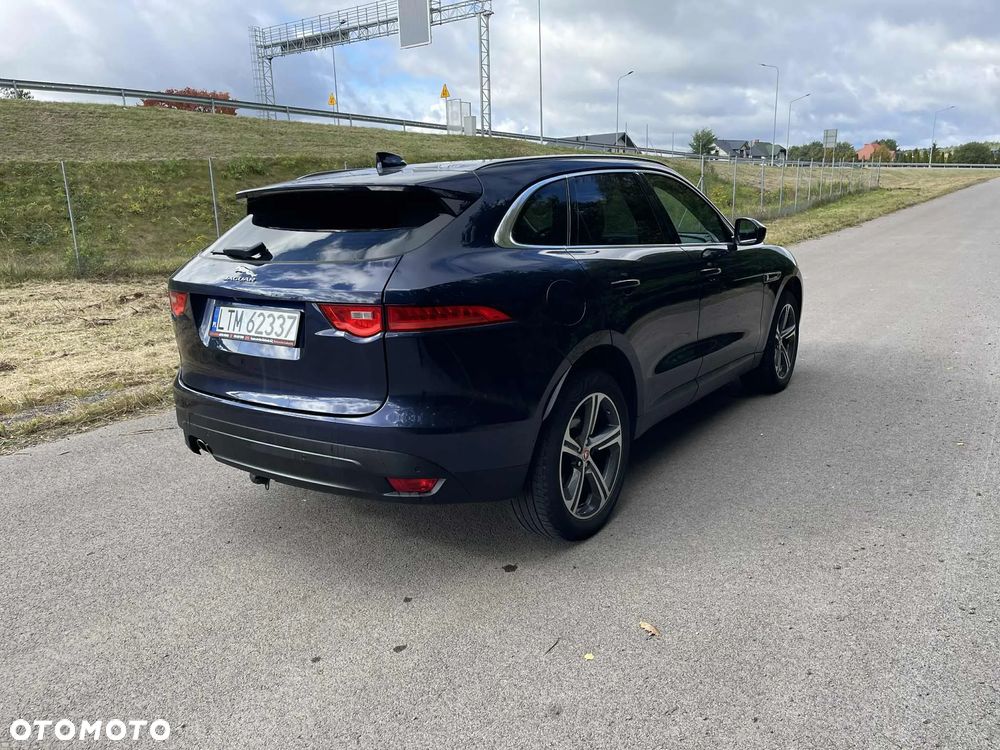 Jaguar F-Pace - 8