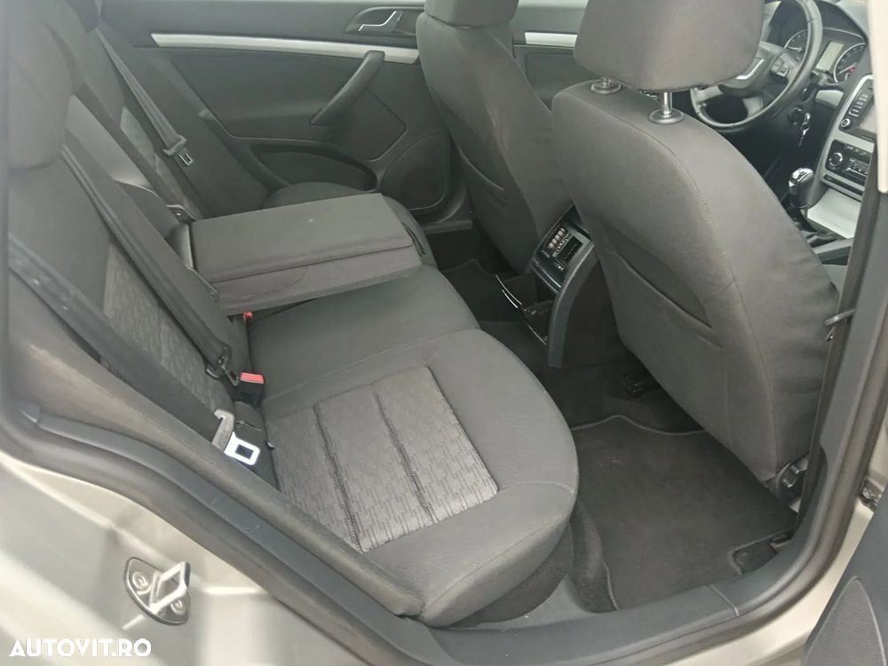 Skoda Octavia 2.0 TDI DPF Ambition - 8