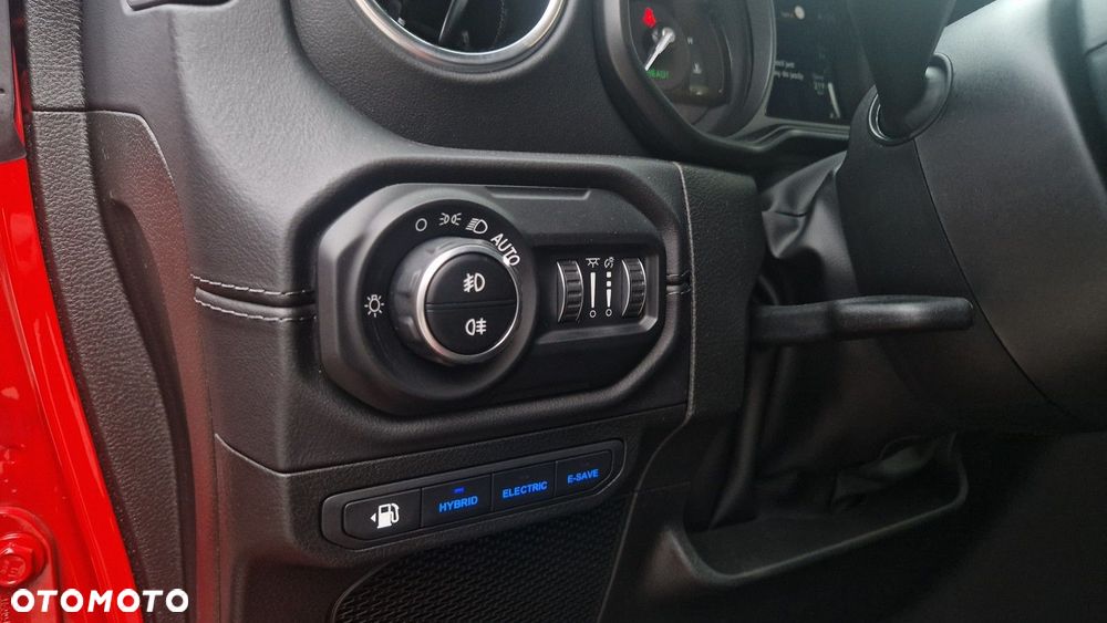Jeep Wrangler - 32