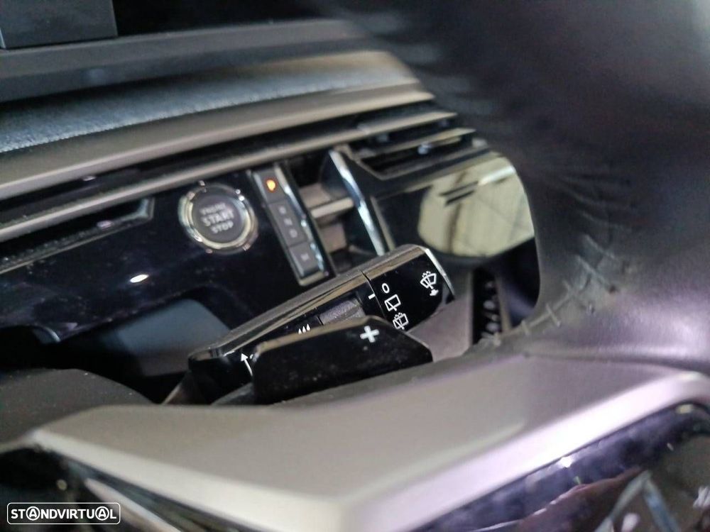 Peugeot 5008 1.2 Hybrid Allure e-DCS6 - 15