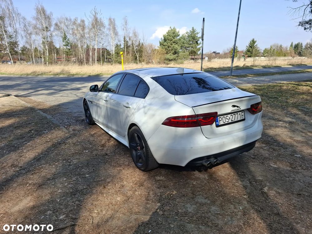 Jaguar XE 20d R-Sport - 4