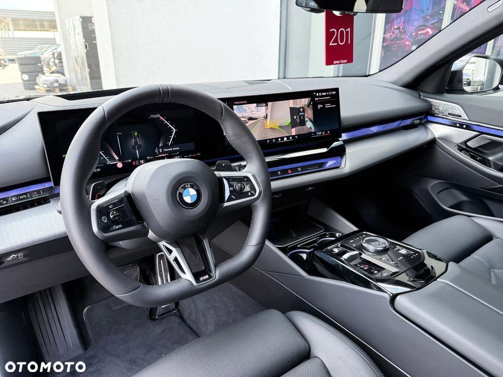 BMW Seria 5 520i - 29