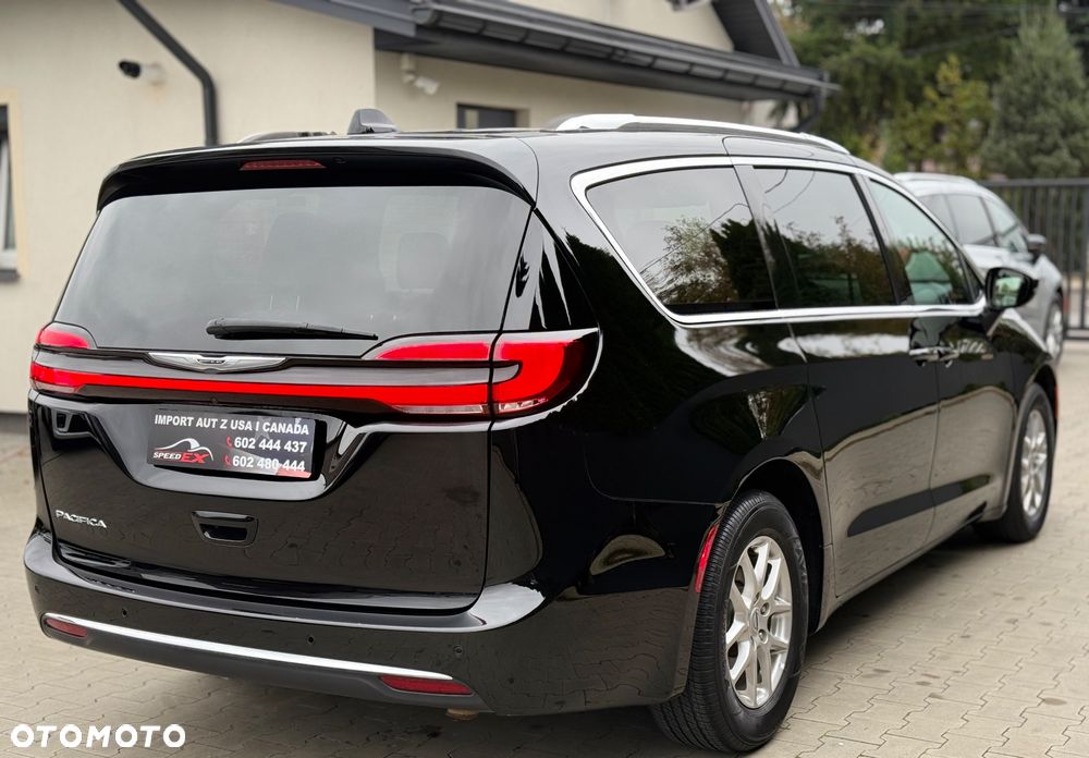 Chrysler Pacifica - 10