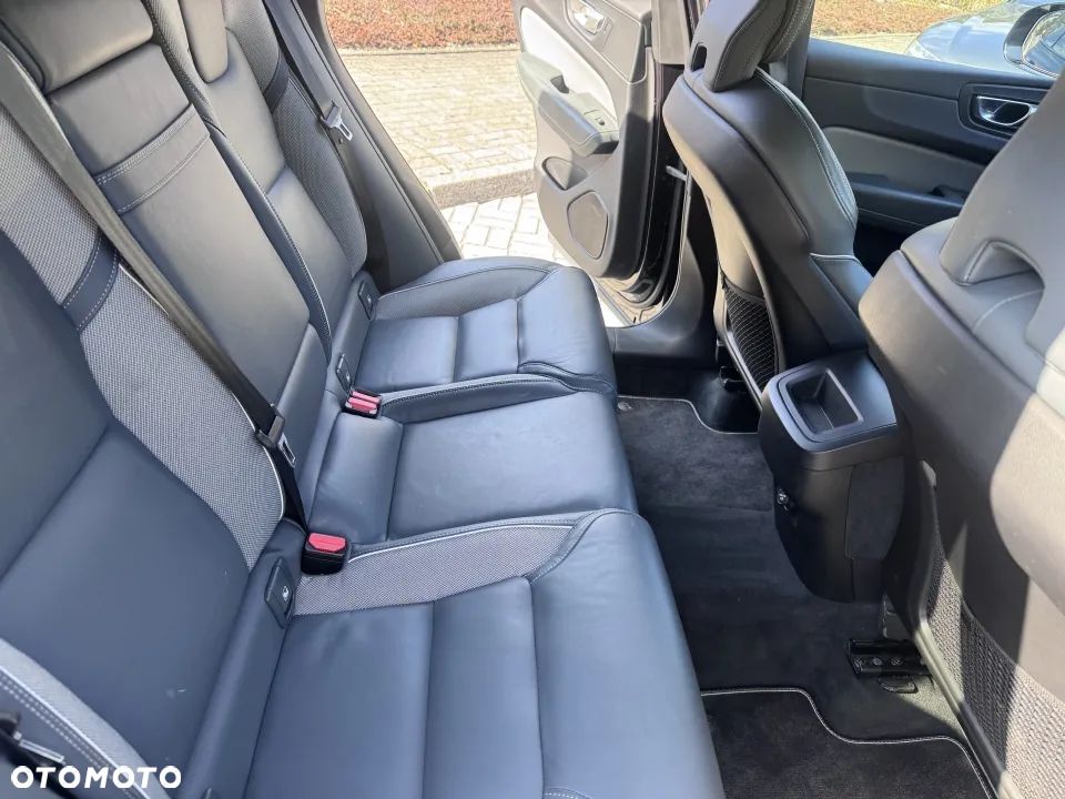 Volvo XC 60 D4 R-Design - 13