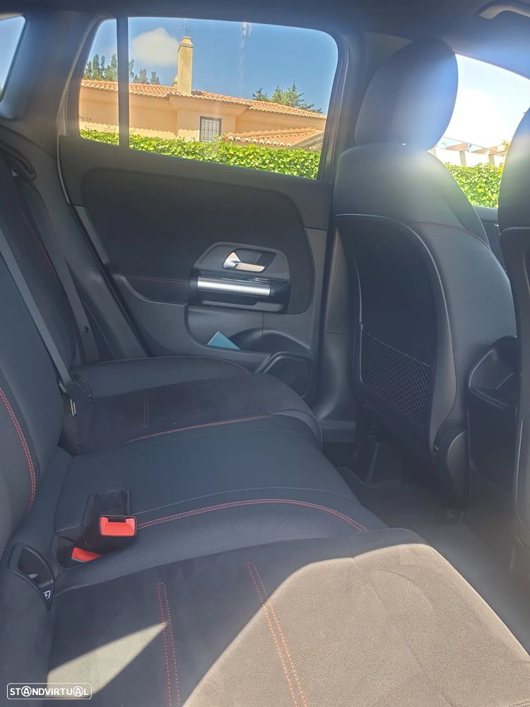 Mercedes-Benz GLA 200 d AMG Line - 14