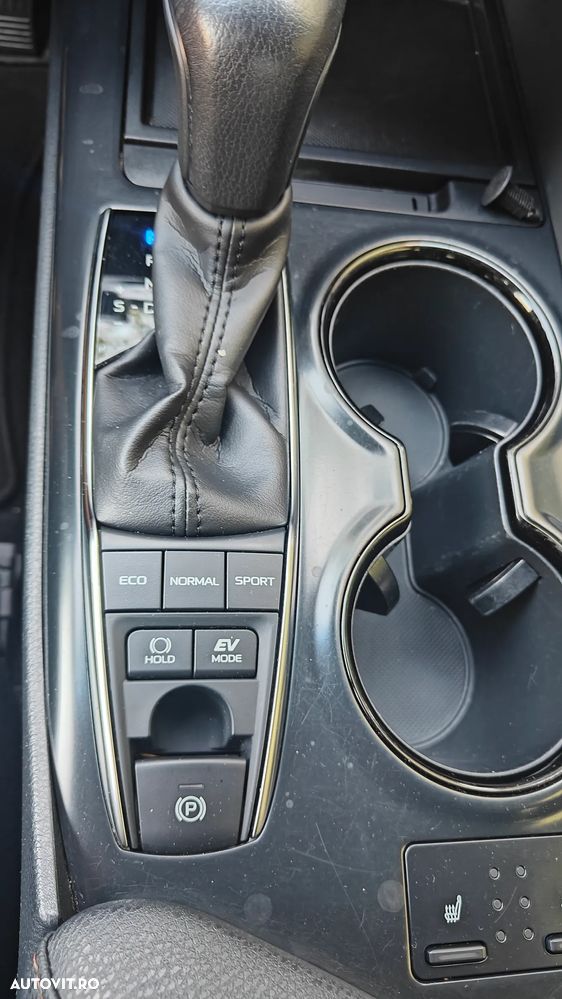 Toyota Camry - 9