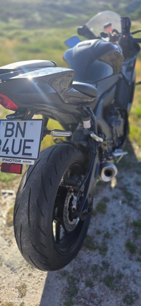 Yamaha R - 2