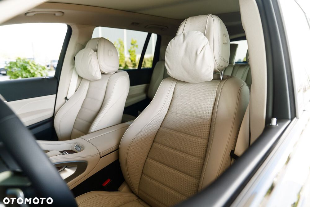 Mercedes-Benz GLS - 13