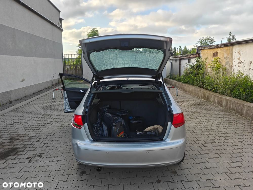 Audi A3 Sportback 1.6 FSI Attraction - 9