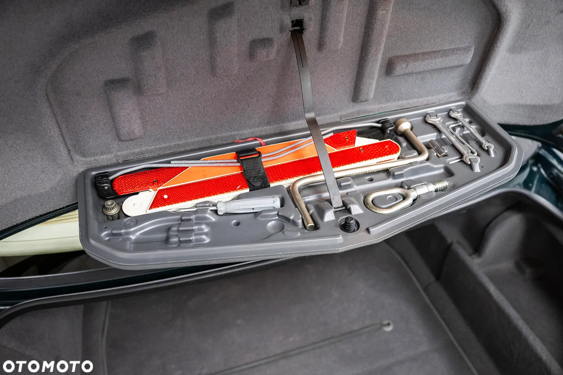 BMW Seria 7 - 32