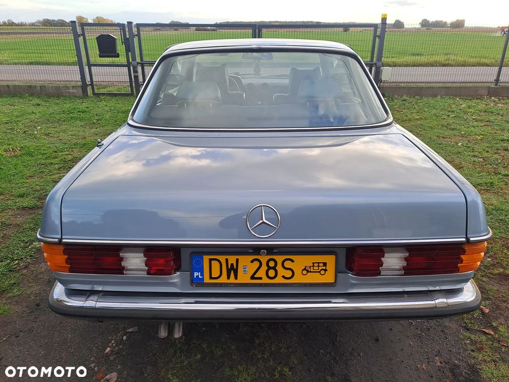 Mercedes-Benz W123 1979 photo 4