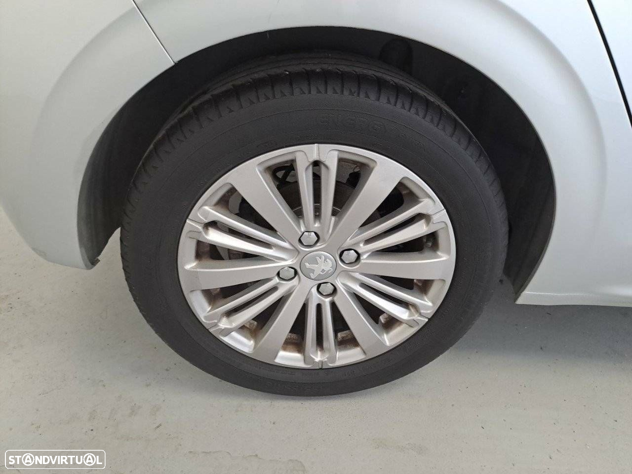 Peugeot 208 1.5 BlueHDi Signature - 11