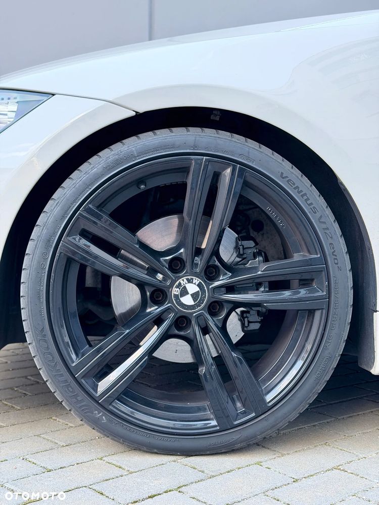 BMW Seria 3 318d Sport Line - 11