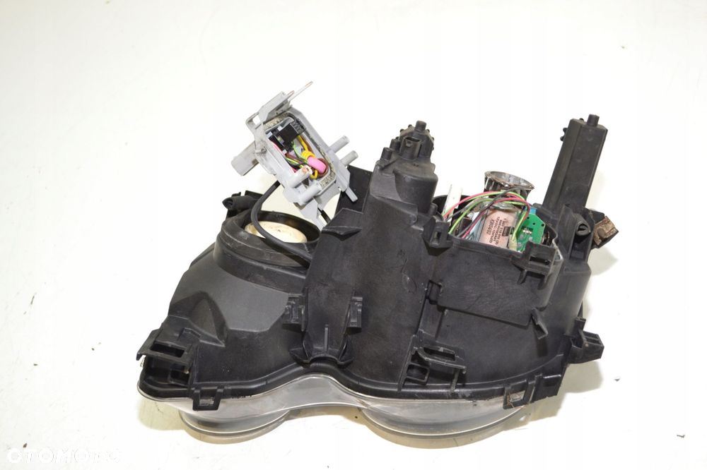 BMW E46 COMPACT LAMPA XENON EUROPA 1305235643 PRAWA - 6