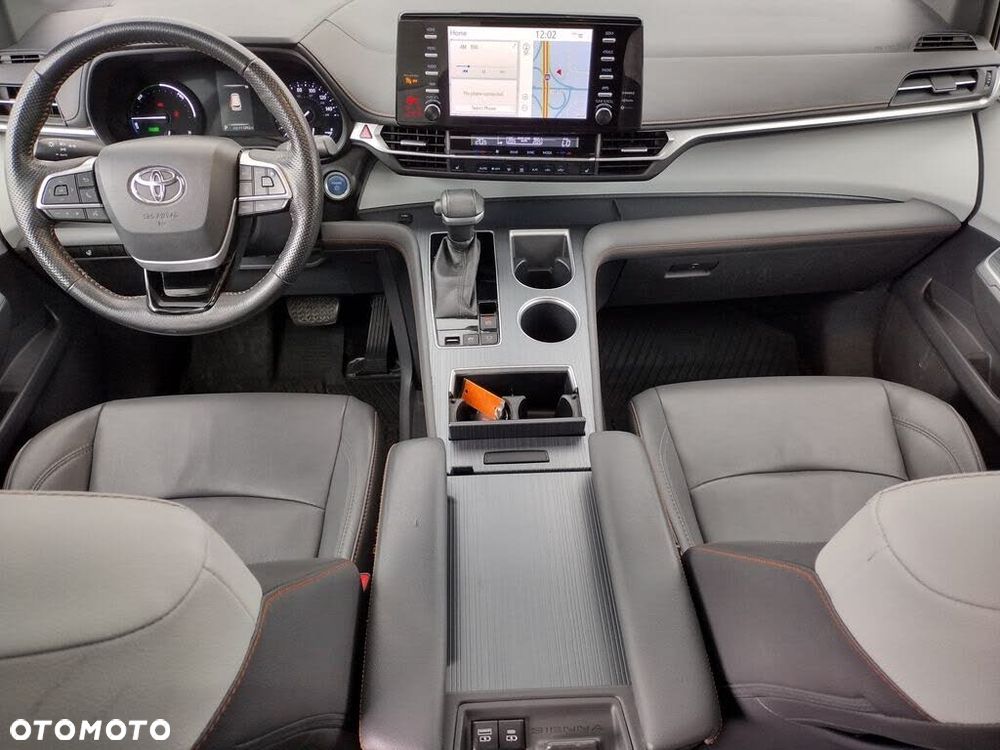 Toyota Sienna - 11