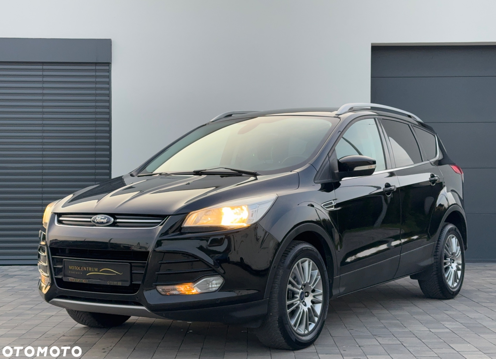 Ford Kuga 1.6 EcoBoost 2x4 Titanium - 2