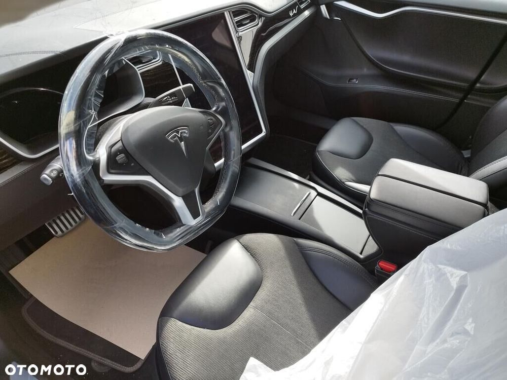 Tesla Model S Standard - 13