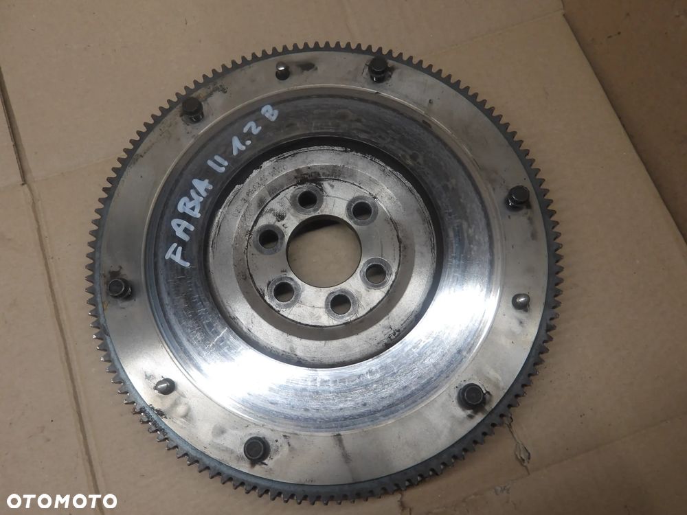 SKODA FABIA II LIFT KOMBI 10-14 1.2B KOŁO ZAMACHOWE 03D105333