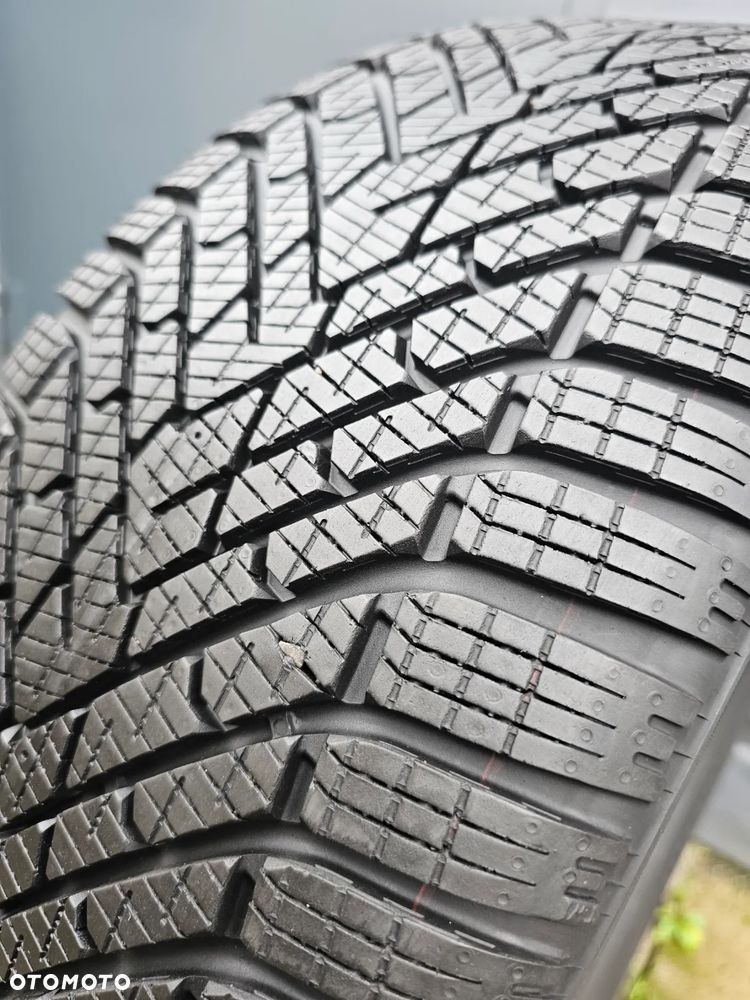 Pirelli Cinturato Winter 2 225/55R18 102H BMW MO - 2