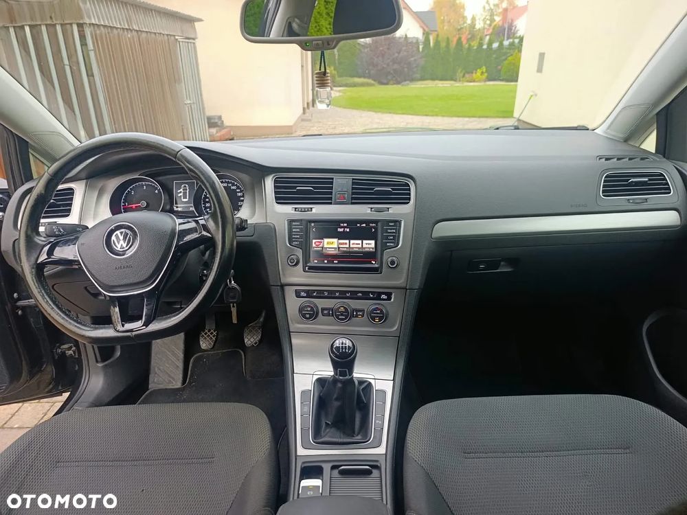 Volkswagen Golf - 6