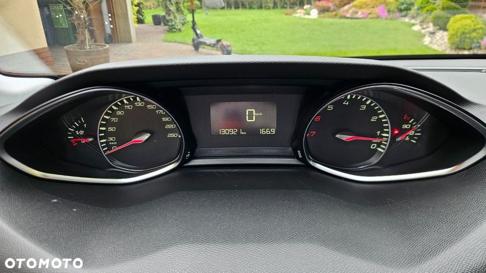 Peugeot 308 - 33
