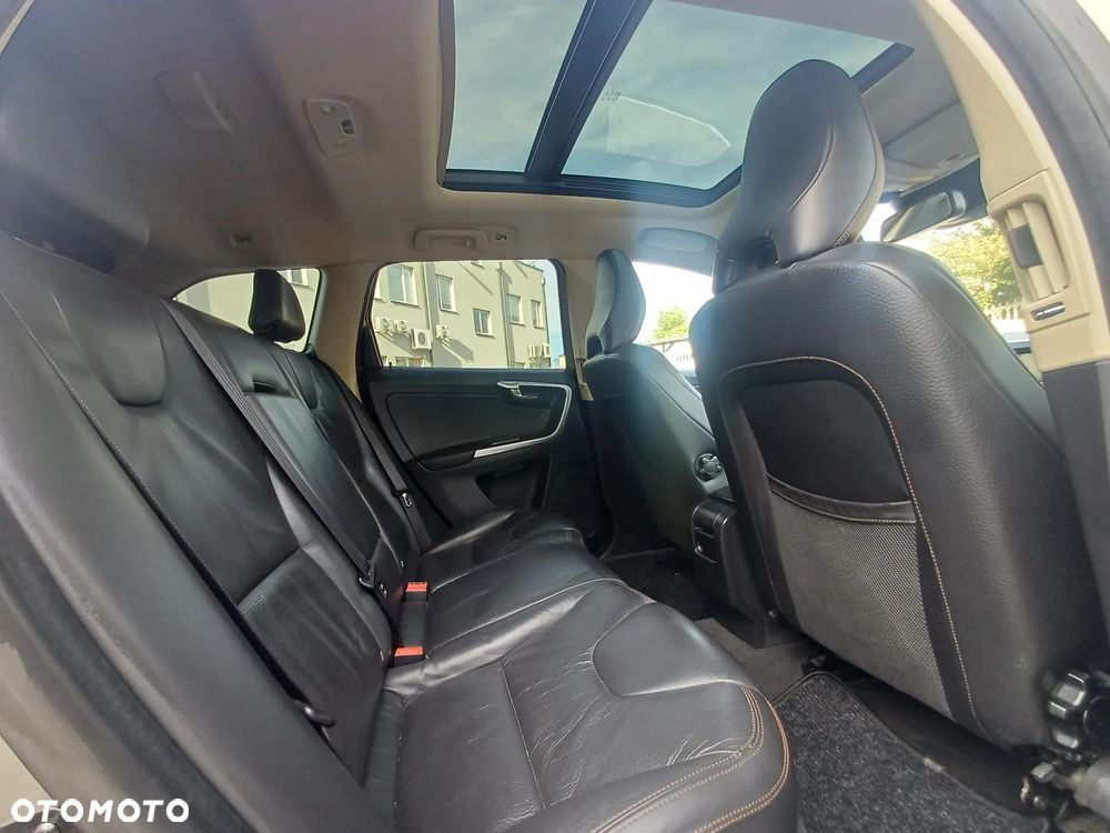 Volvo XC 60 2.4D AWD Momentum - 19