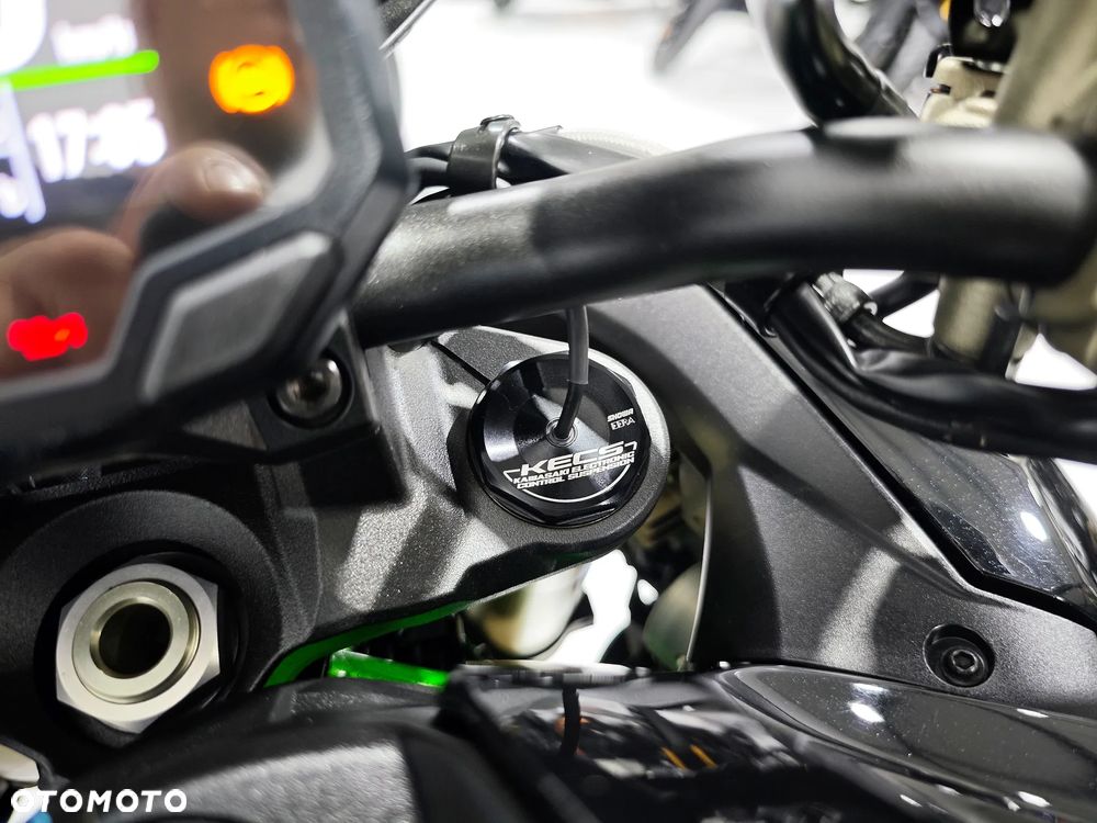 Kawasaki H2 - 19