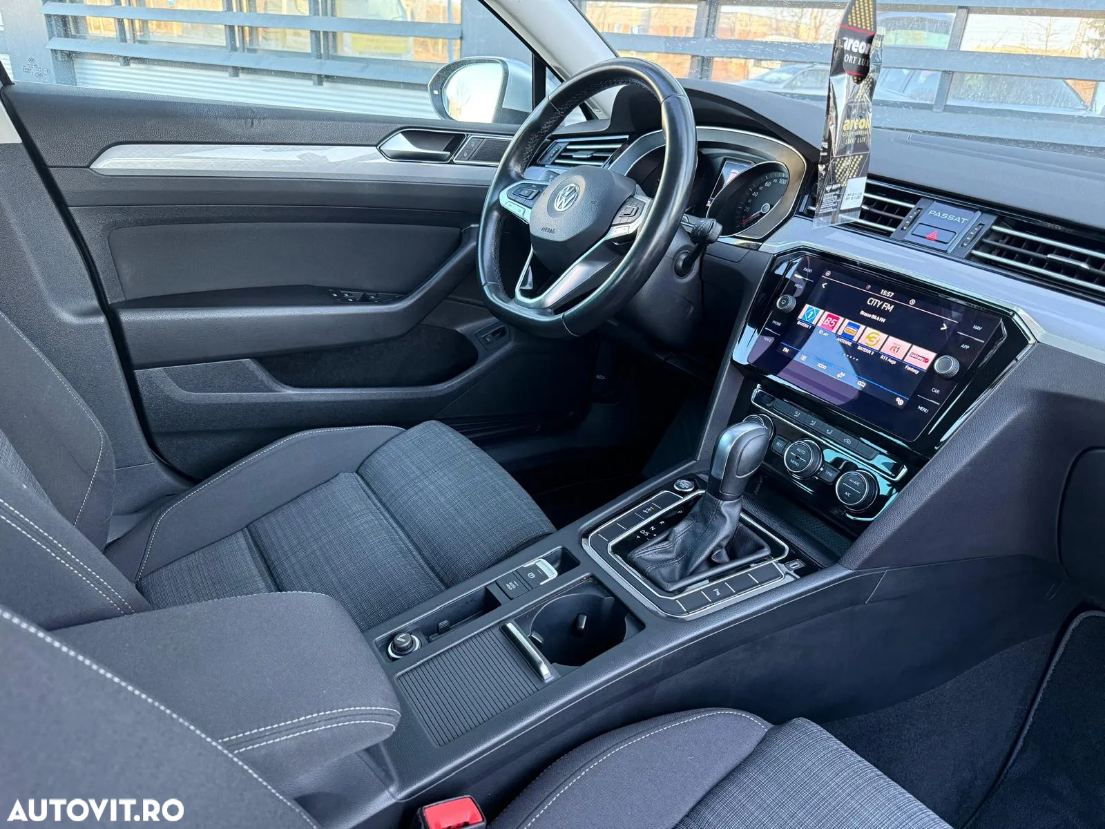 Volkswagen Passat Variant 2.0 TDI DSG Comfortline - 3