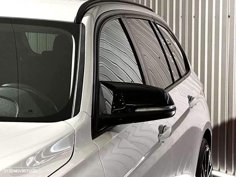 BMW 318 d Line Sport - 35