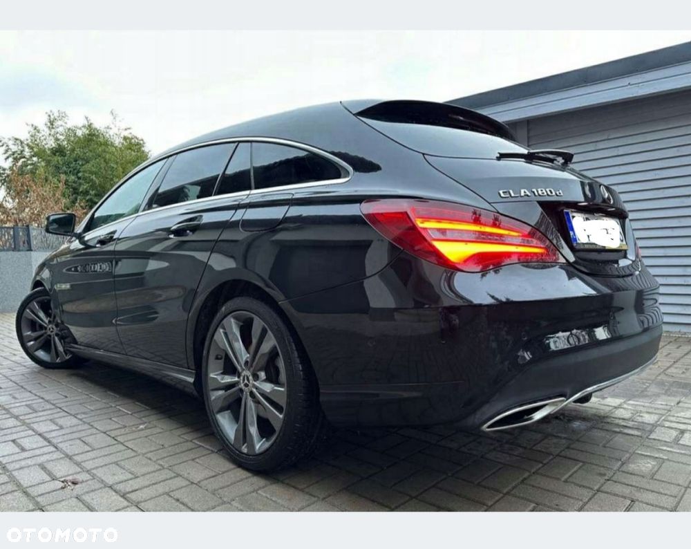 Mercedes-Benz CLA 180 d 7G-DCT Peak Edition - 13