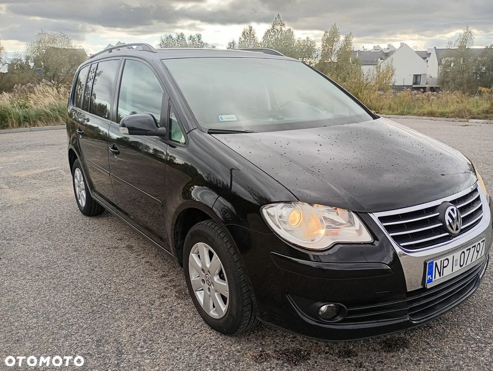 Volkswagen Touran - 4