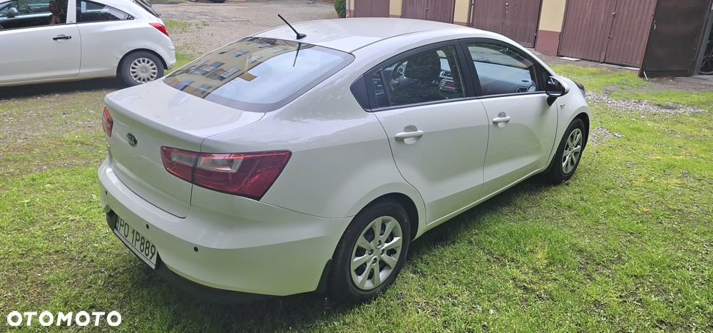 Kia Rio 1.4 M - 4